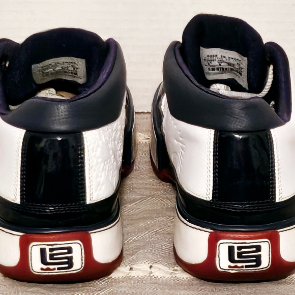 Vintage (2006) Lebron James Zoom ST II Low Basketball Sneakers, M9, Great Cond. - Picture 5 of 6